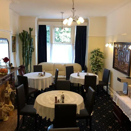 Glengarth Bed & Breakfast Leeds (West Yorkshire)